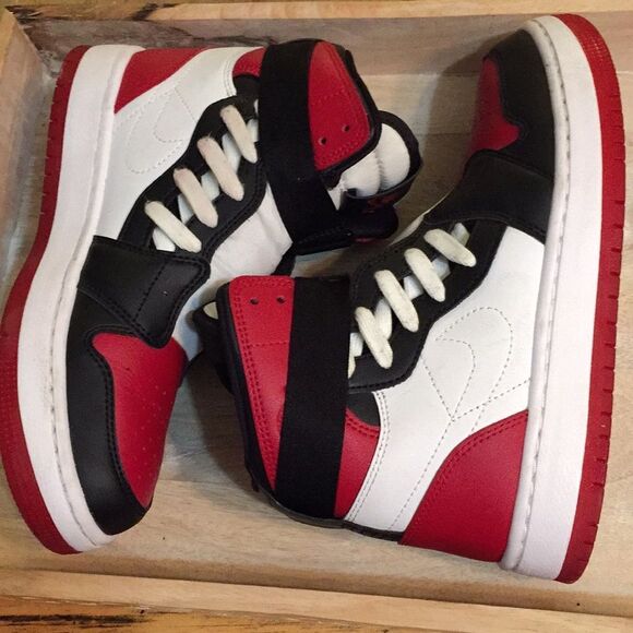 Nike Air Jordan Shoes - Picture 5 of 12